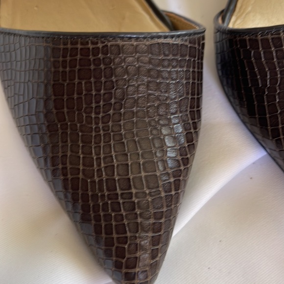 Ann Taylor Dark brown size 9 heels. In great pre owned condition. - Picture 15 of 15